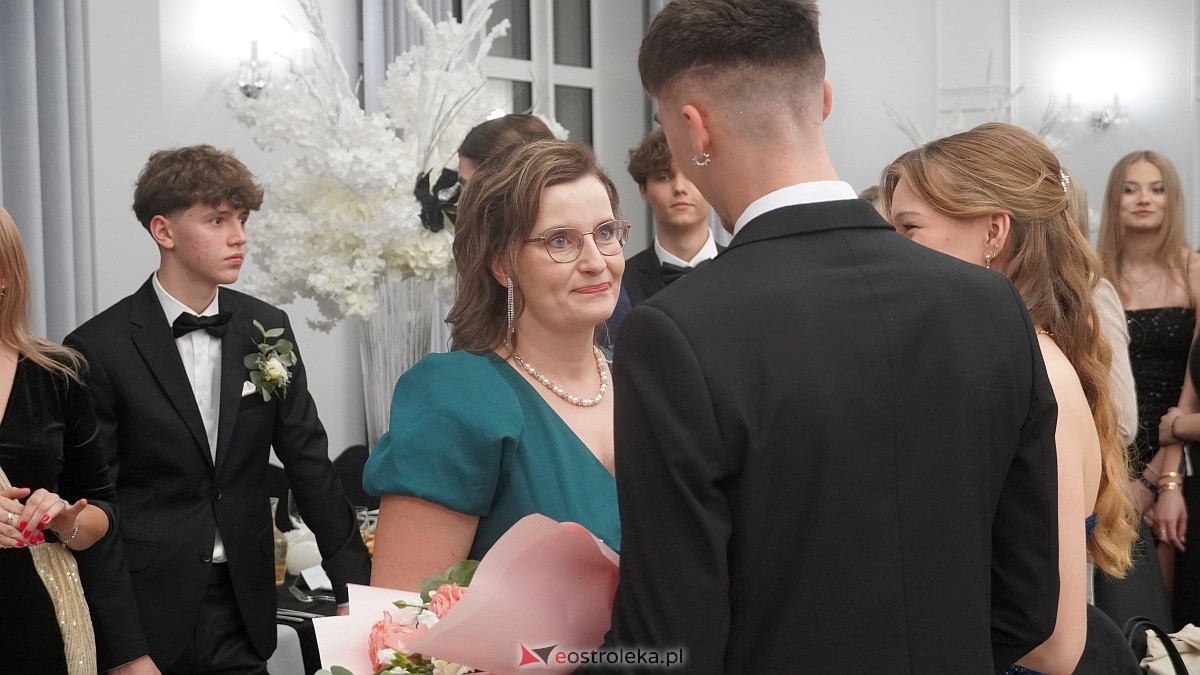 Studniówka III LO w Ostrołęce [03.01.2026] - zdjęcie #353 - eOstroleka.pl