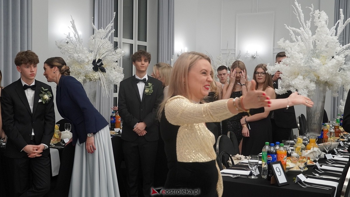 Studniówka III LO w Ostrołęce [03.01.2026] - zdjęcie #352 - eOstroleka.pl