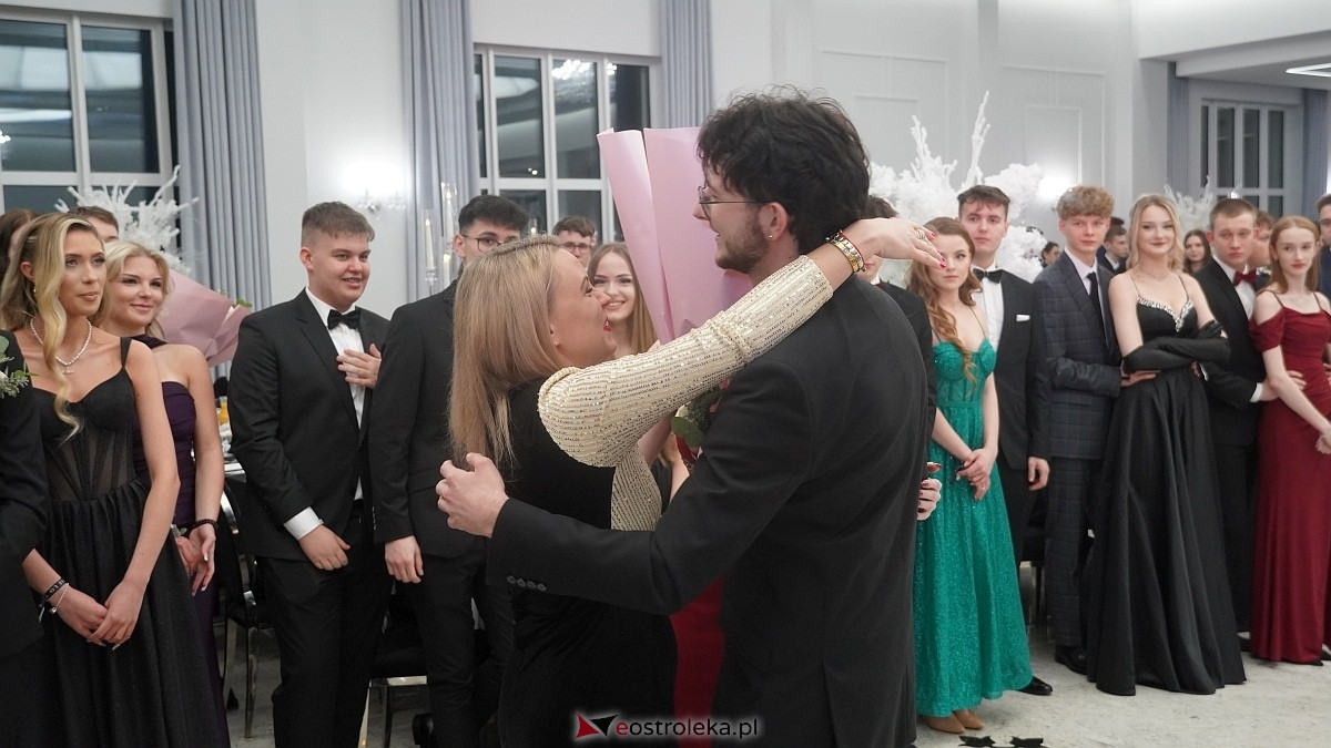 Studniówka III LO w Ostrołęce [03.01.2026] - zdjęcie #351 - eOstroleka.pl