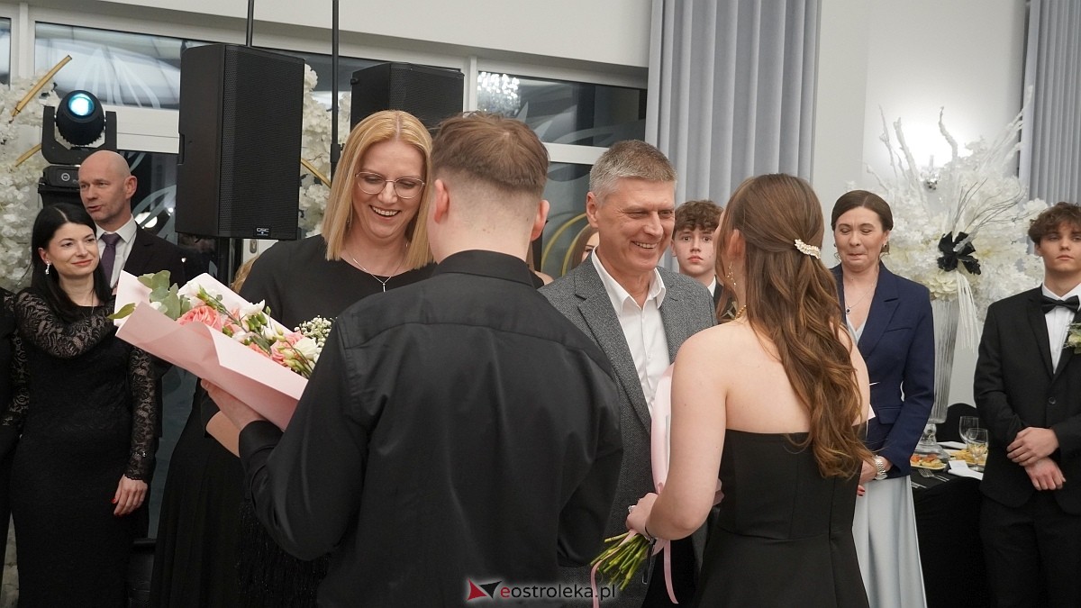 Studniówka III LO w Ostrołęce [03.01.2026] - zdjęcie #347 - eOstroleka.pl