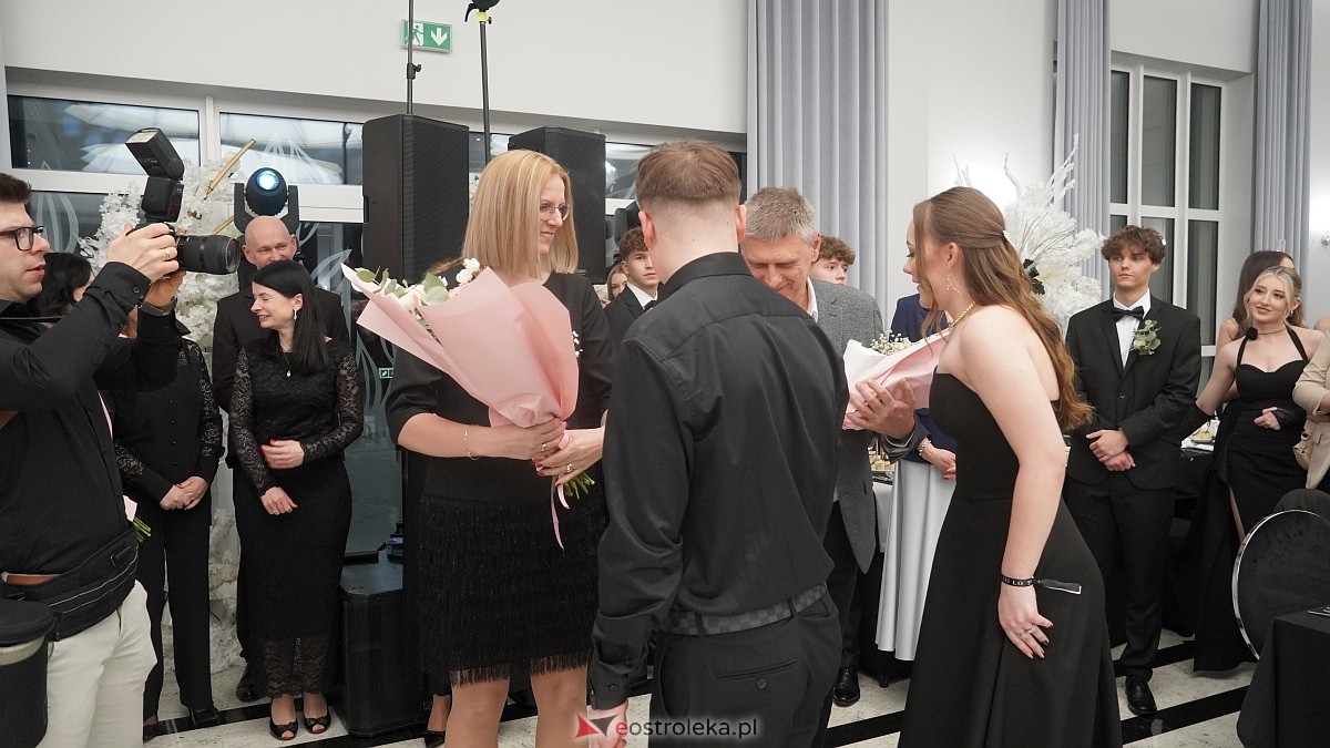 Studniówka III LO w Ostrołęce [03.01.2026] - zdjęcie #344 - eOstroleka.pl