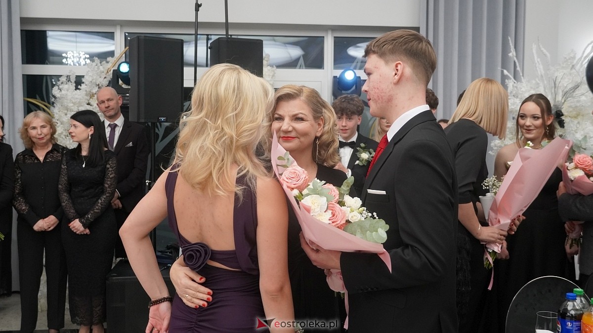 Studniówka III LO w Ostrołęce [03.01.2026] - zdjęcie #341 - eOstroleka.pl