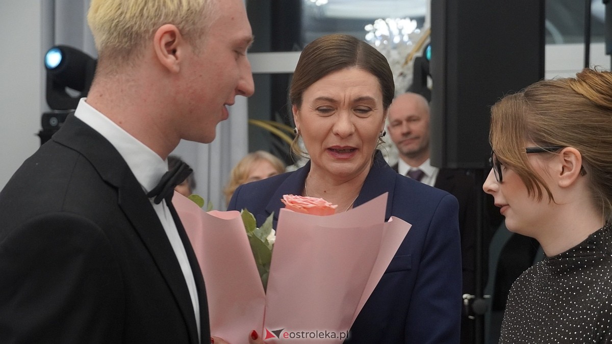 Studniówka III LO w Ostrołęce [03.01.2026] - zdjęcie #339 - eOstroleka.pl