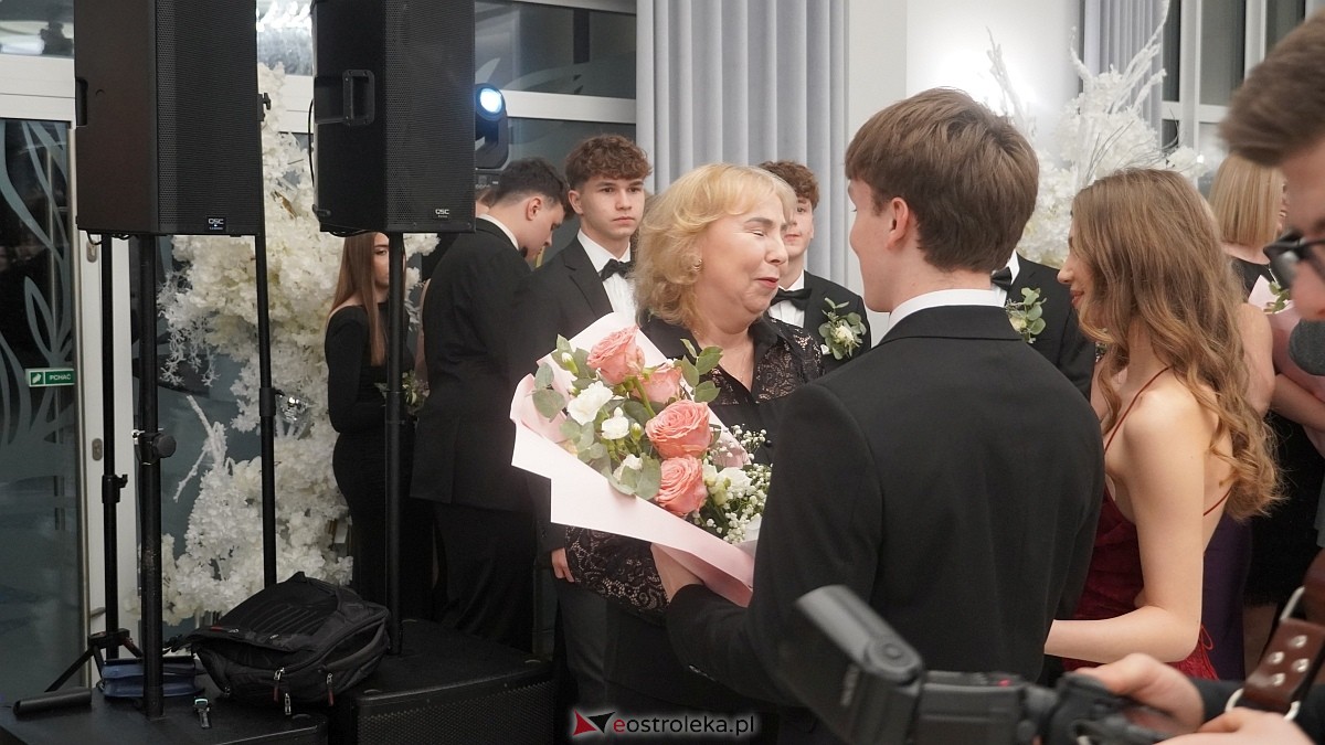 Studniówka III LO w Ostrołęce [03.01.2026] - zdjęcie #336 - eOstroleka.pl