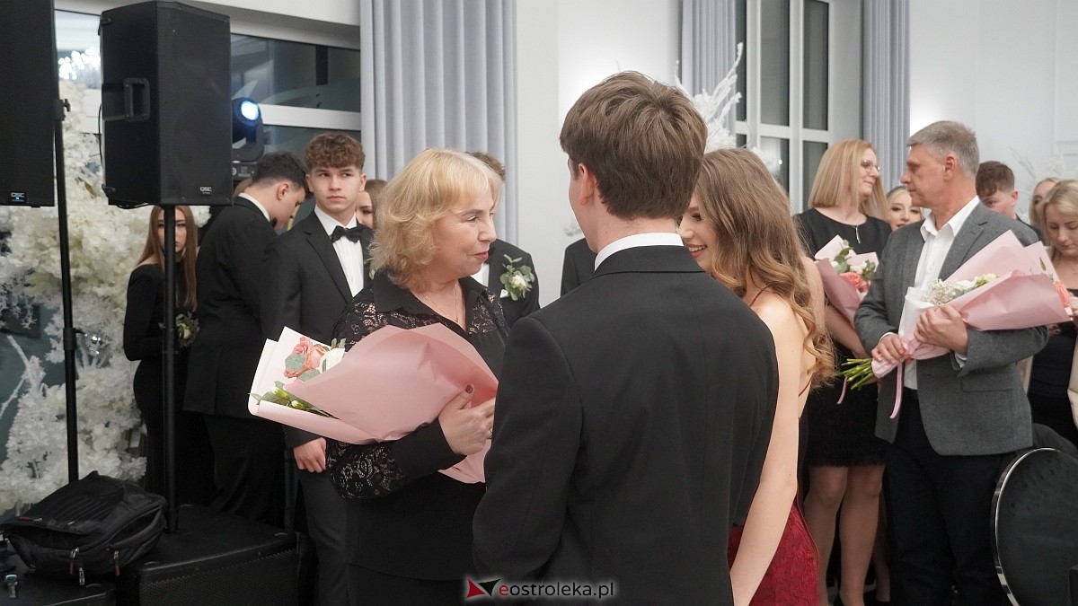 Studniówka III LO w Ostrołęce [03.01.2026] - zdjęcie #335 - eOstroleka.pl