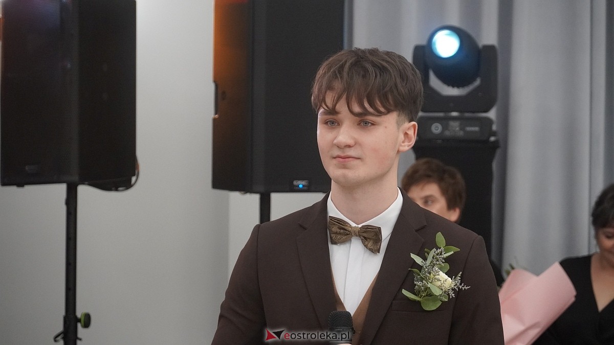 Studniówka III LO w Ostrołęce [03.01.2026] - zdjęcie #328 - eOstroleka.pl