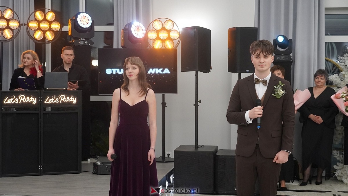 Studniówka III LO w Ostrołęce [03.01.2026] - zdjęcie #327 - eOstroleka.pl