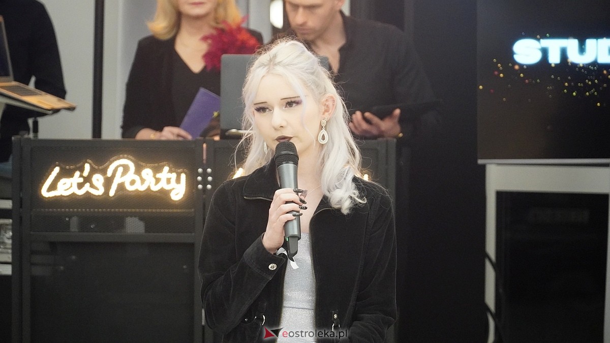 Studniówka III LO w Ostrołęce [03.01.2026] - zdjęcie #317 - eOstroleka.pl