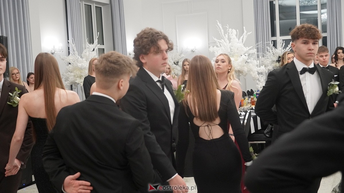 Studniówka III LO w Ostrołęce [03.01.2026] - zdjęcie #313 - eOstroleka.pl