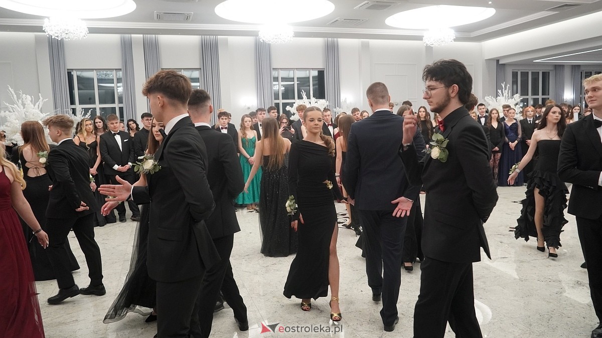 Studniówka III LO w Ostrołęce [03.01.2026] - zdjęcie #312 - eOstroleka.pl