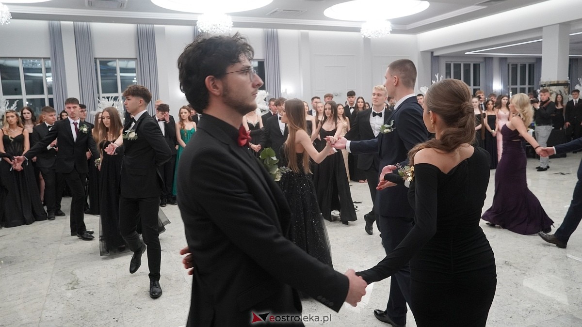 Studniówka III LO w Ostrołęce [03.01.2026] - zdjęcie #309 - eOstroleka.pl