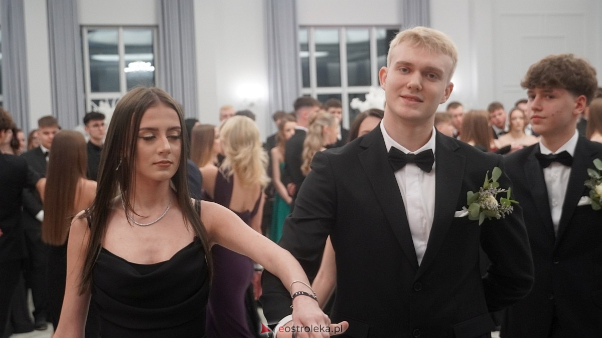 Studniówka III LO w Ostrołęce [03.01.2026] - zdjęcie #304 - eOstroleka.pl