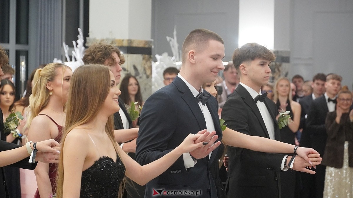 Studniówka III LO w Ostrołęce [03.01.2026] - zdjęcie #298 - eOstroleka.pl