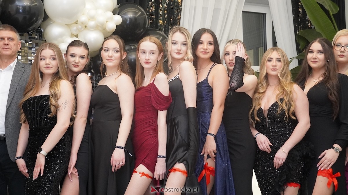 Studniówka III LO w Ostrołęce [03.01.2026] - zdjęcie #163 - eOstroleka.pl