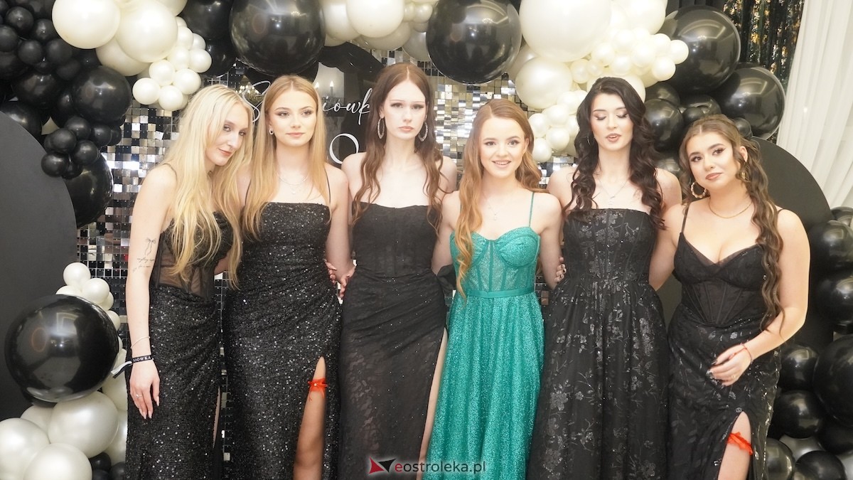 Studniówka III LO w Ostrołęce [03.01.2026] - zdjęcie #160 - eOstroleka.pl