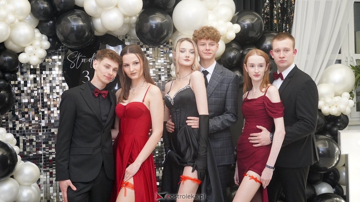 Studniówka III LO w Ostrołęce [03.01.2026] - zdjęcie #159 - eOstroleka.pl