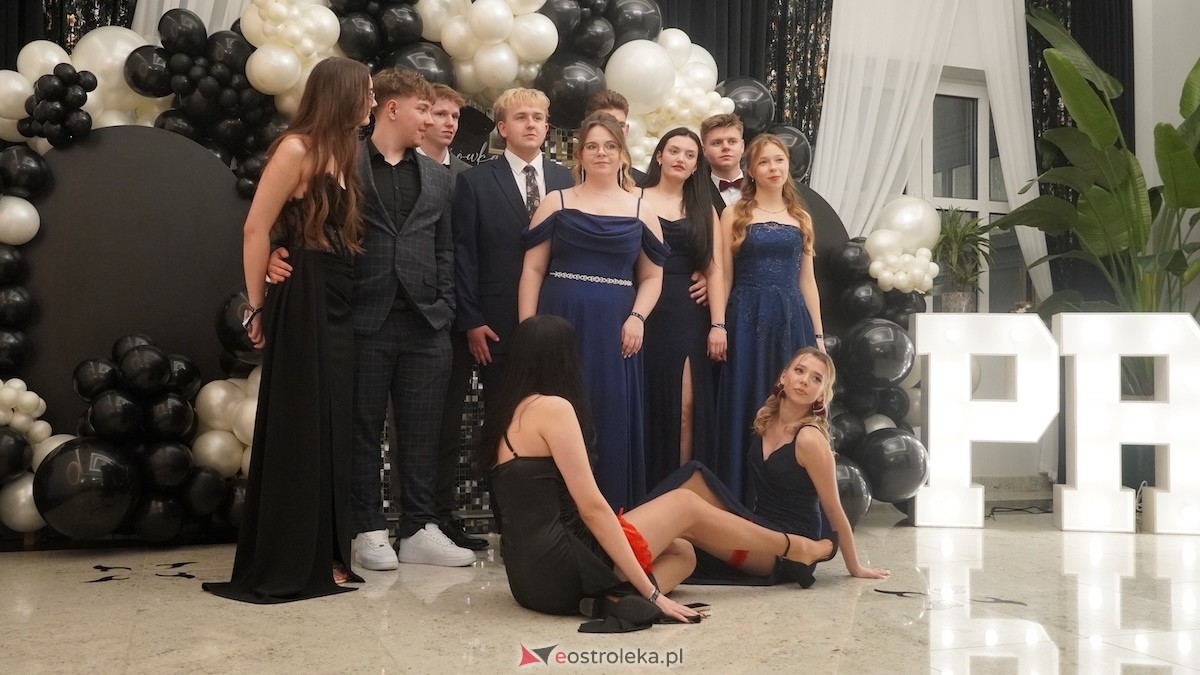 Studniówka III LO w Ostrołęce [03.01.2026] - zdjęcie #137 - eOstroleka.pl