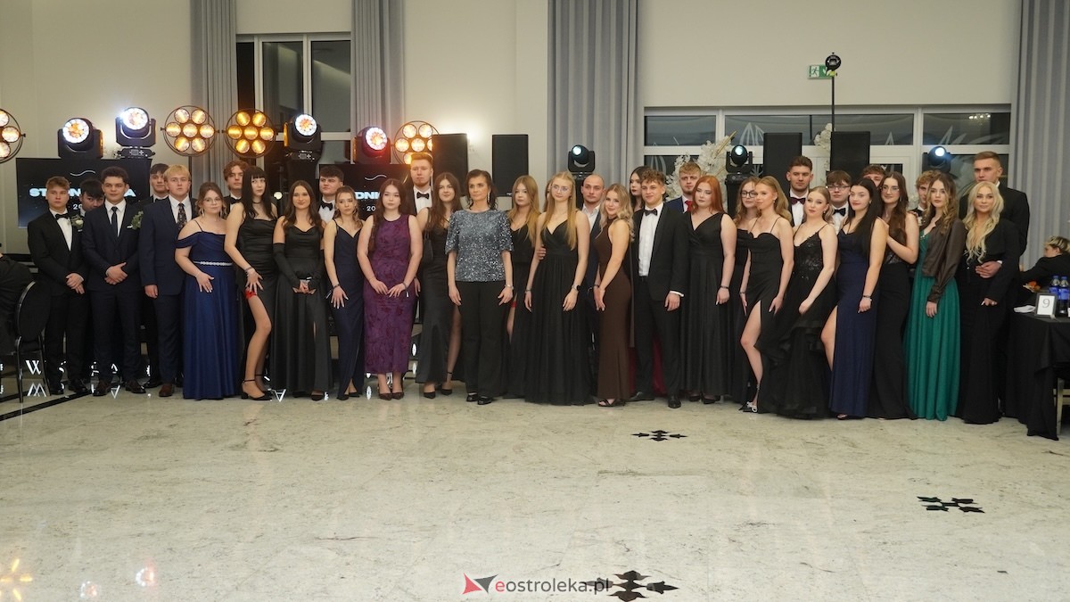 Studniówka III LO w Ostrołęce [03.01.2026] - zdjęcie #132 - eOstroleka.pl