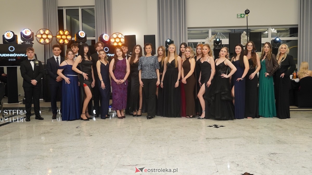 Studniówka III LO w Ostrołęce [03.01.2026] - zdjęcie #127 - eOstroleka.pl