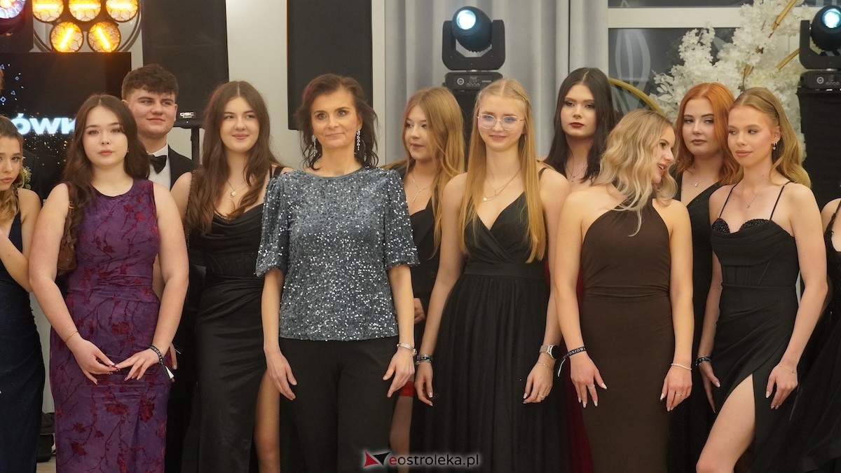 Studniówka III LO w Ostrołęce [03.01.2026] - zdjęcie #126 - eOstroleka.pl