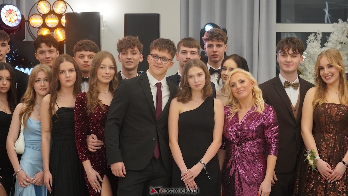 Studniówka III LO w Ostrołęce [03.01.2026] - zdjęcie #122 - eOstroleka.pl