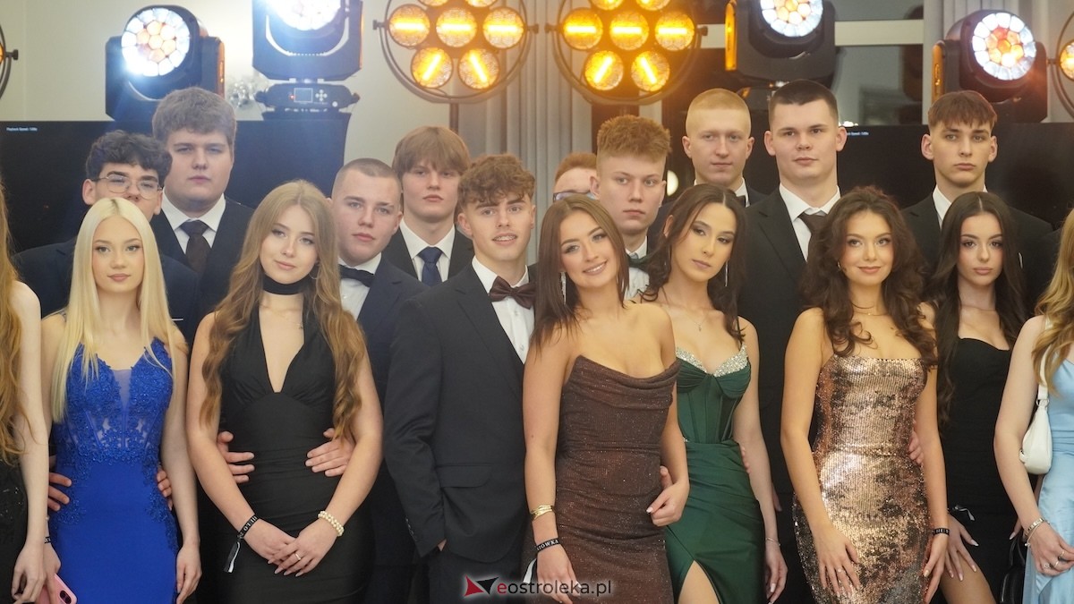 Studniówka III LO w Ostrołęce [03.01.2026] - zdjęcie #121 - eOstroleka.pl