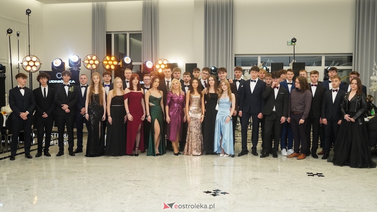 Studniówka III LO w Ostrołęce [03.01.2026] - zdjęcie #119 - eOstroleka.pl