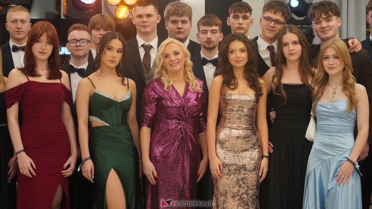 Studniówka III LO w Ostrołęce [03.01.2026] - zdjęcie #118 - eOstroleka.pl