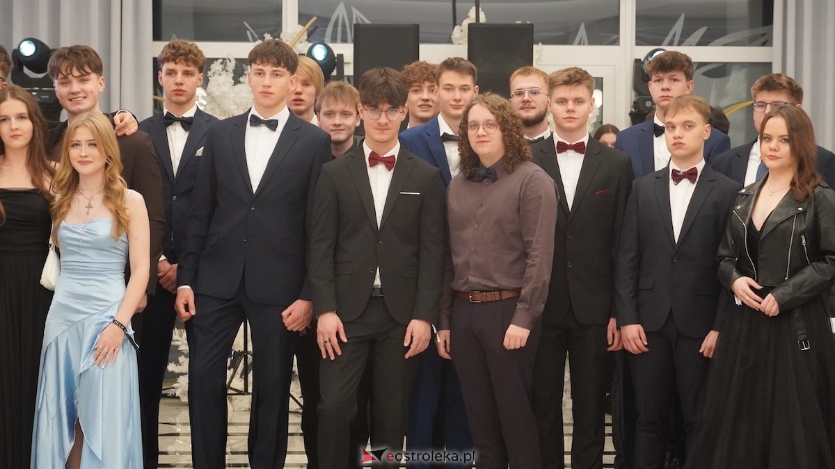 Studniówka III LO w Ostrołęce [03.01.2026] - zdjęcie #117 - eOstroleka.pl