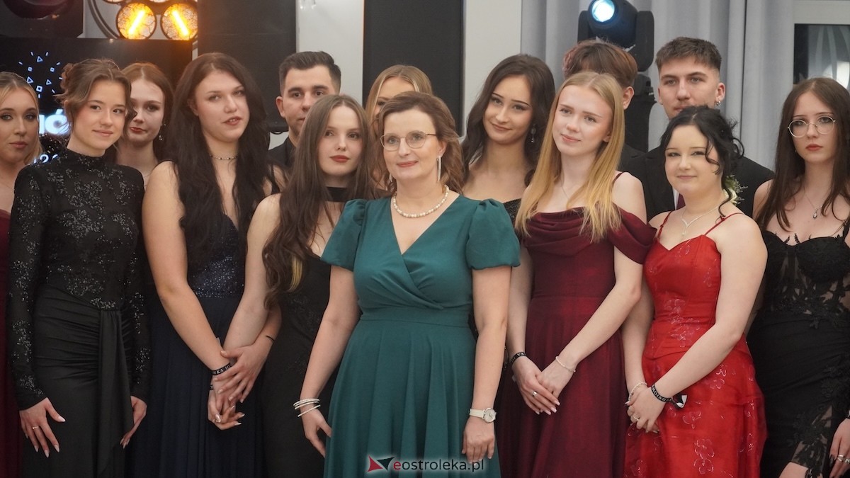 Studniówka III LO w Ostrołęce [03.01.2026] - zdjęcie #115 - eOstroleka.pl