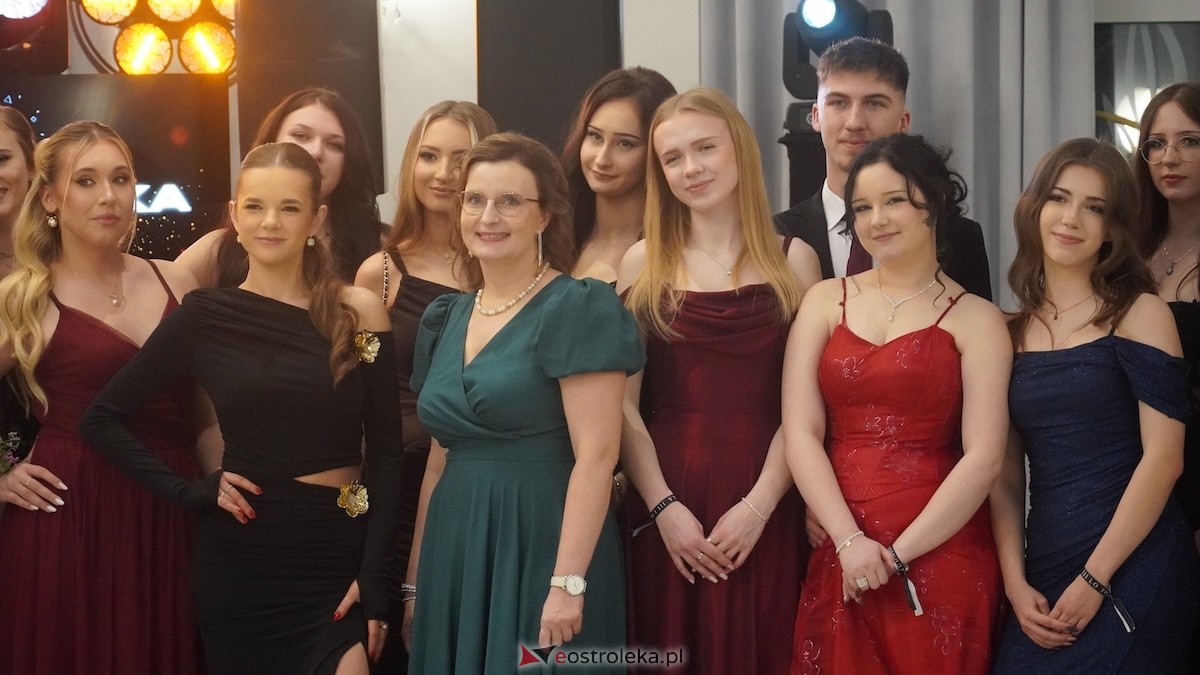 Studniówka III LO w Ostrołęce [03.01.2026] - zdjęcie #110 - eOstroleka.pl