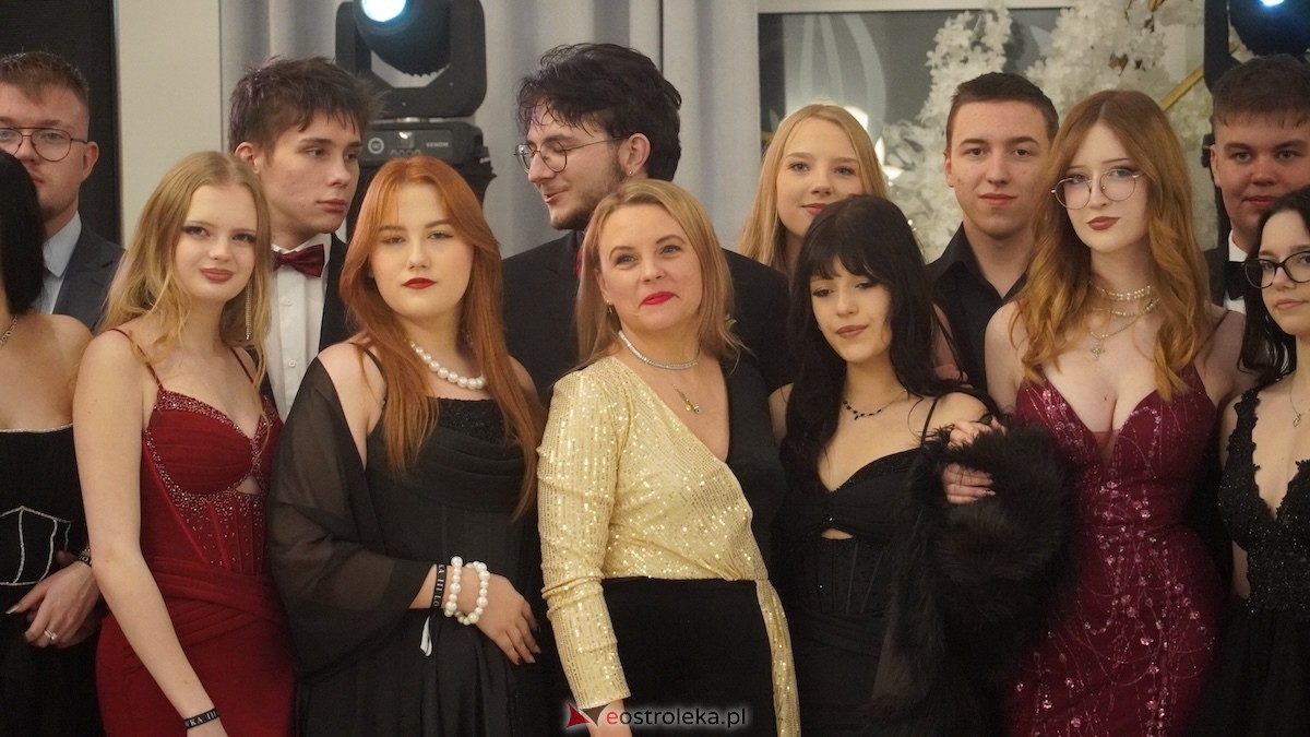 Studniówka III LO w Ostrołęce [03.01.2026] - zdjęcie #107 - eOstroleka.pl