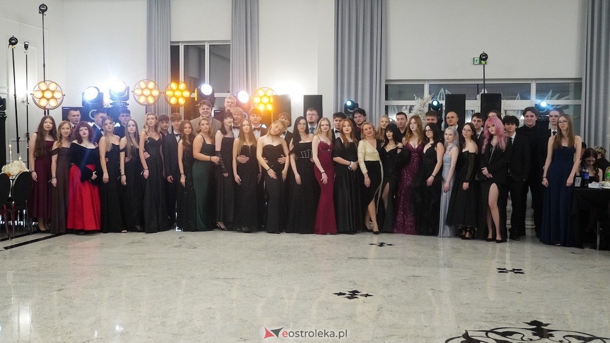 Studniówka III LO w Ostrołęce [03.01.2026] - zdjęcie #106 - eOstroleka.pl