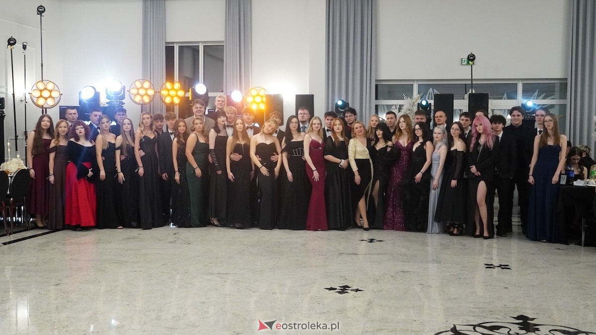 Studniówka III LO w Ostrołęce [03.01.2026] - zdjęcie #105 - eOstroleka.pl