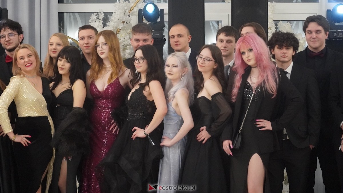 Studniówka III LO w Ostrołęce [03.01.2026] - zdjęcie #103 - eOstroleka.pl