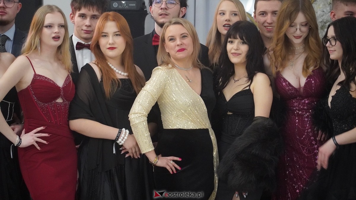 Studniówka III LO w Ostrołęce [03.01.2026] - zdjęcie #102 - eOstroleka.pl