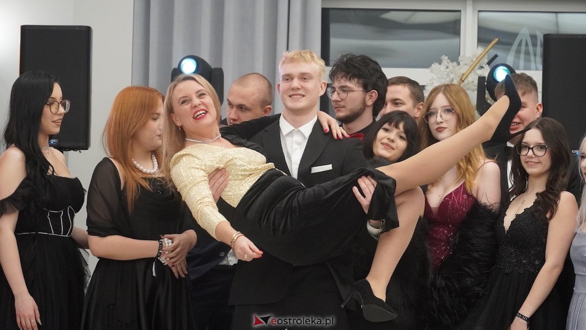 Studniówka III LO w Ostrołęce [03.01.2026] - zdjęcie #101 - eOstroleka.pl