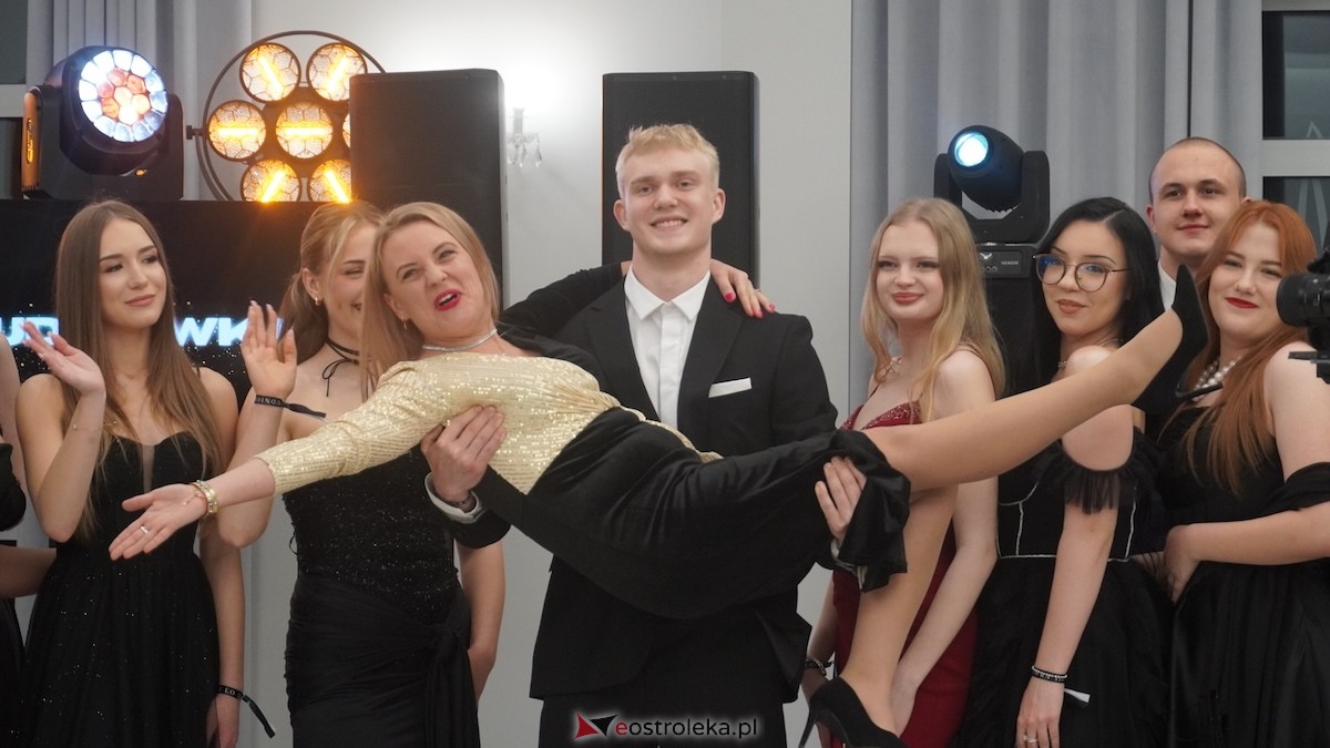 Studniówka III LO w Ostrołęce [03.01.2026] - zdjęcie #99 - eOstroleka.pl