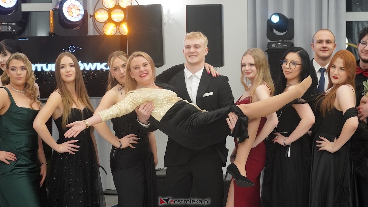 Studniówka III LO w Ostrołęce [03.01.2026] - zdjęcie #96 - eOstroleka.pl