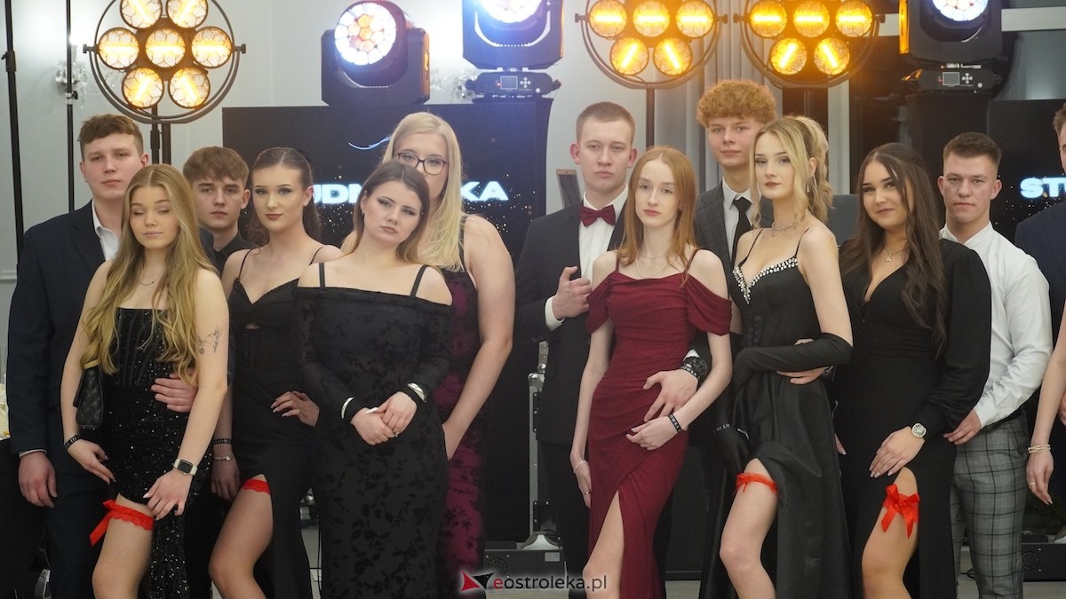 Studniówka III LO w Ostrołęce [03.01.2026] - zdjęcie #91 - eOstroleka.pl