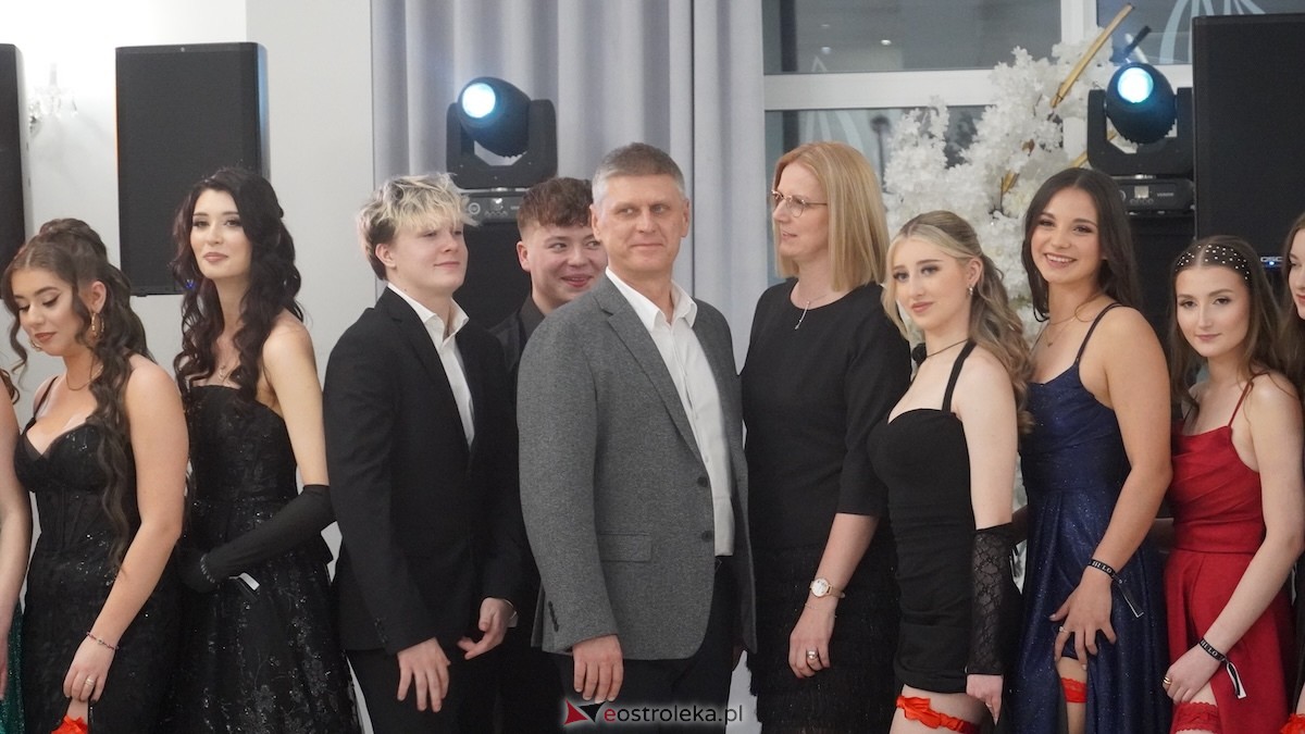 Studniówka III LO w Ostrołęce [03.01.2026] - zdjęcie #88 - eOstroleka.pl