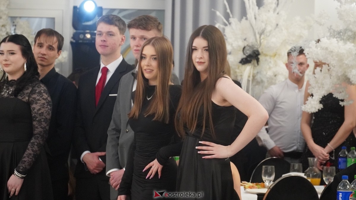 Studniówka III LO w Ostrołęce [03.01.2026] - zdjęcie #85 - eOstroleka.pl
