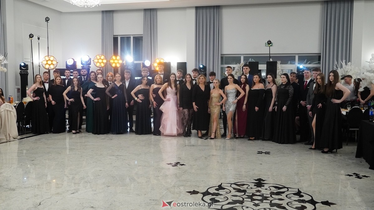 Studniówka III LO w Ostrołęce [03.01.2026] - zdjęcie #84 - eOstroleka.pl