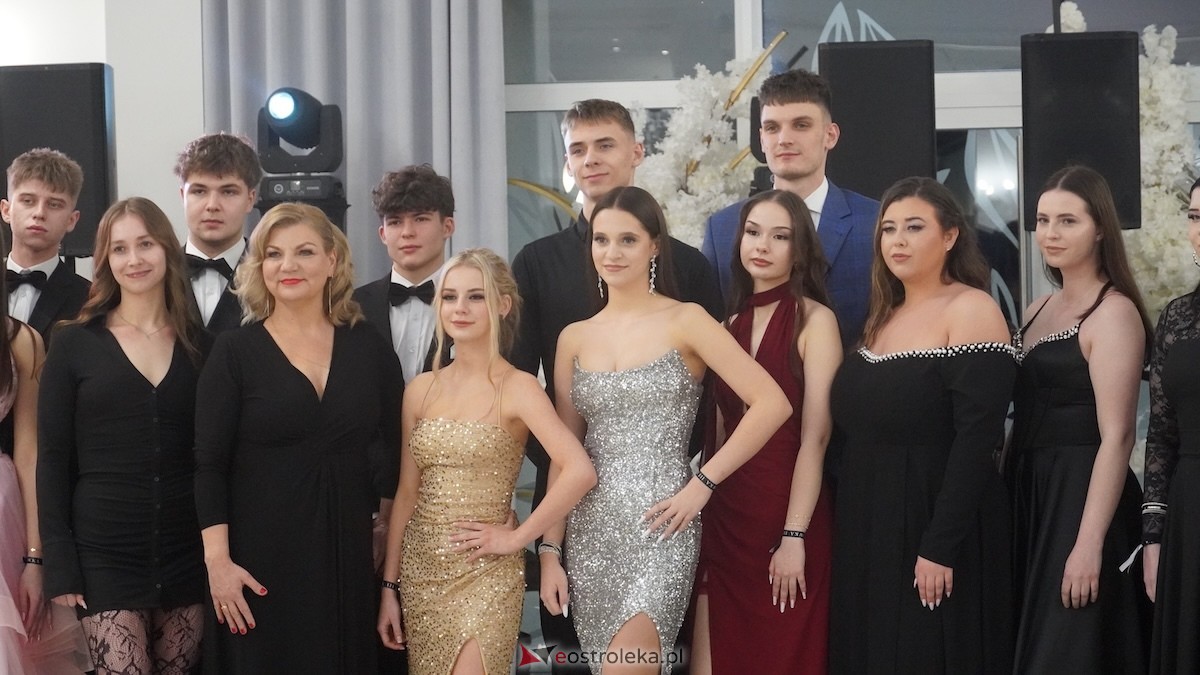 Studniówka III LO w Ostrołęce [03.01.2026] - zdjęcie #83 - eOstroleka.pl