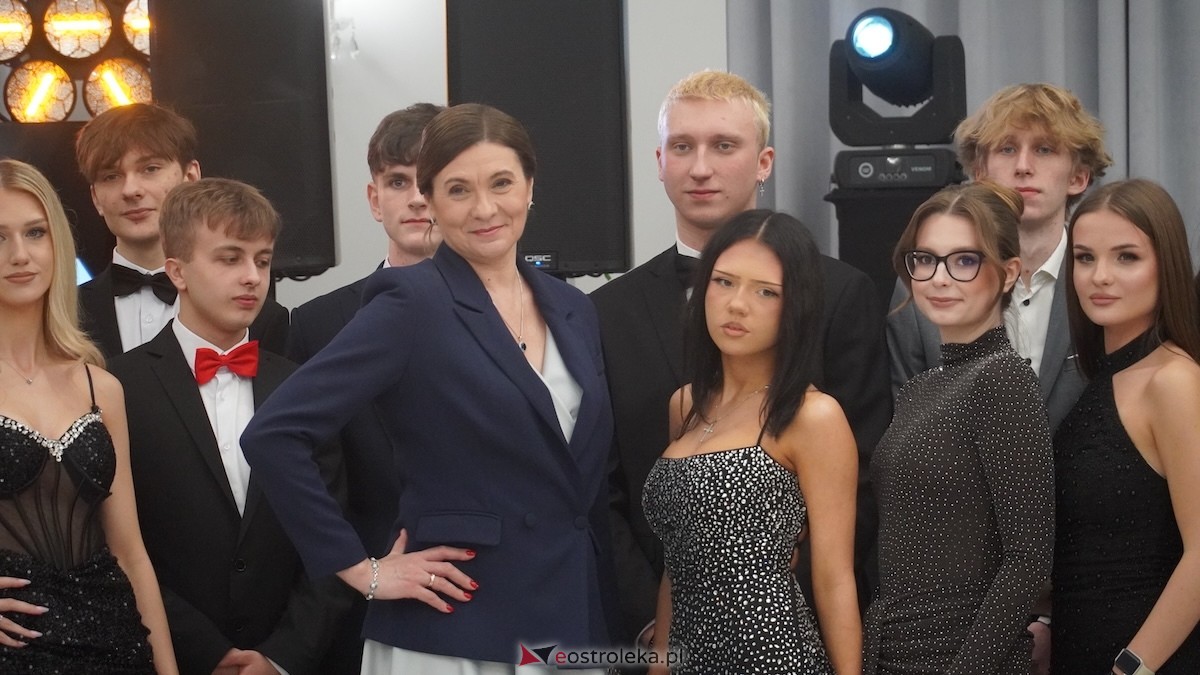 Studniówka III LO w Ostrołęce [03.01.2026] - zdjęcie #69 - eOstroleka.pl