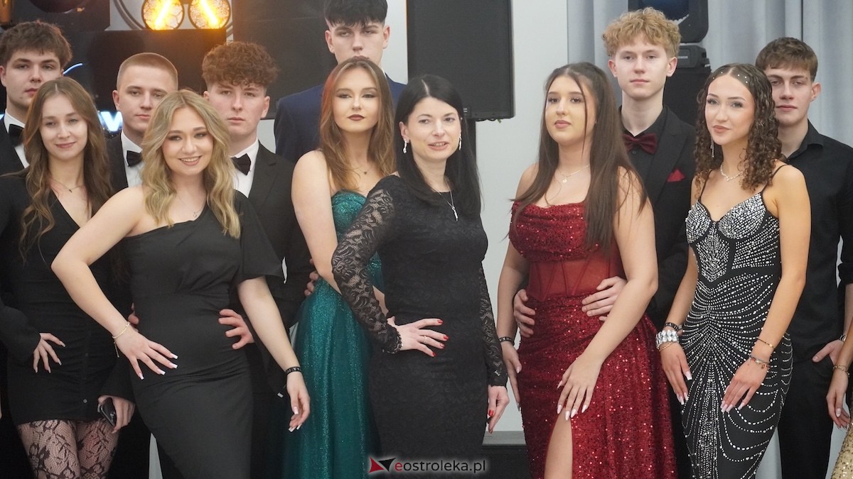 Studniówka III LO w Ostrołęce [03.01.2026] - zdjęcie #67 - eOstroleka.pl