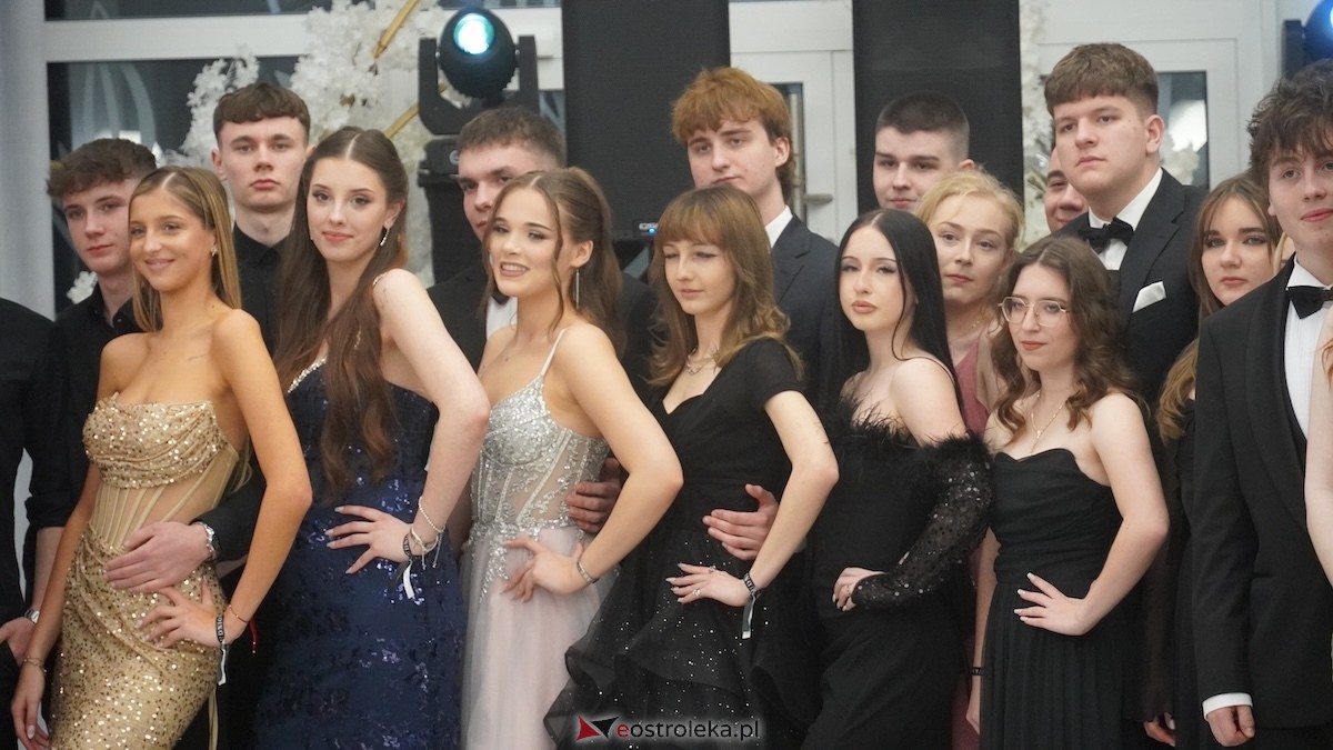 Studniówka III LO w Ostrołęce [03.01.2026] - zdjęcie #66 - eOstroleka.pl