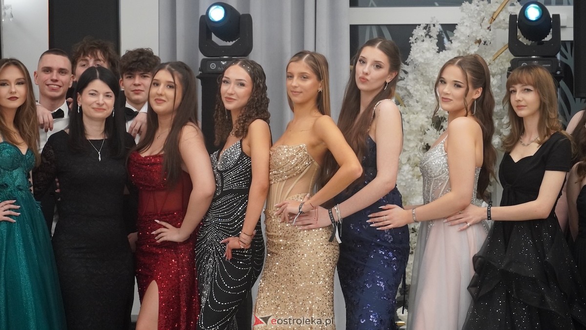 Studniówka III LO w Ostrołęce [03.01.2026] - zdjęcie #60 - eOstroleka.pl