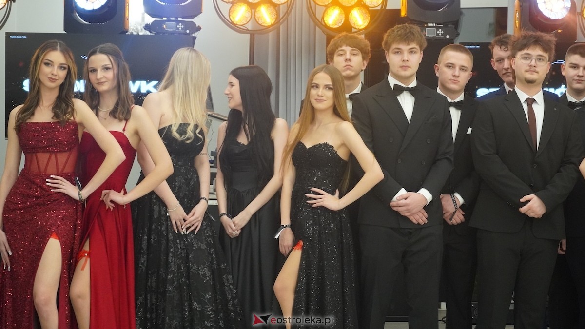 Studniówka III LO w Ostrołęce [03.01.2026] - zdjęcie #58 - eOstroleka.pl