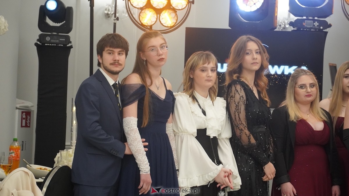 Studniówka III LO w Ostrołęce [03.01.2026] - zdjęcie #56 - eOstroleka.pl